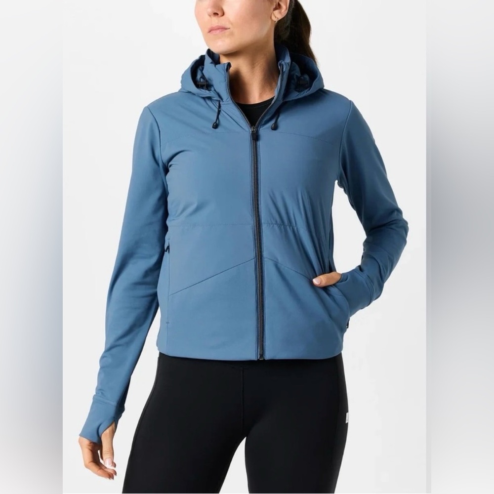 Vuori Women's Chill Out Hooded Zip-Up Primaloft Jacket in Lagoon